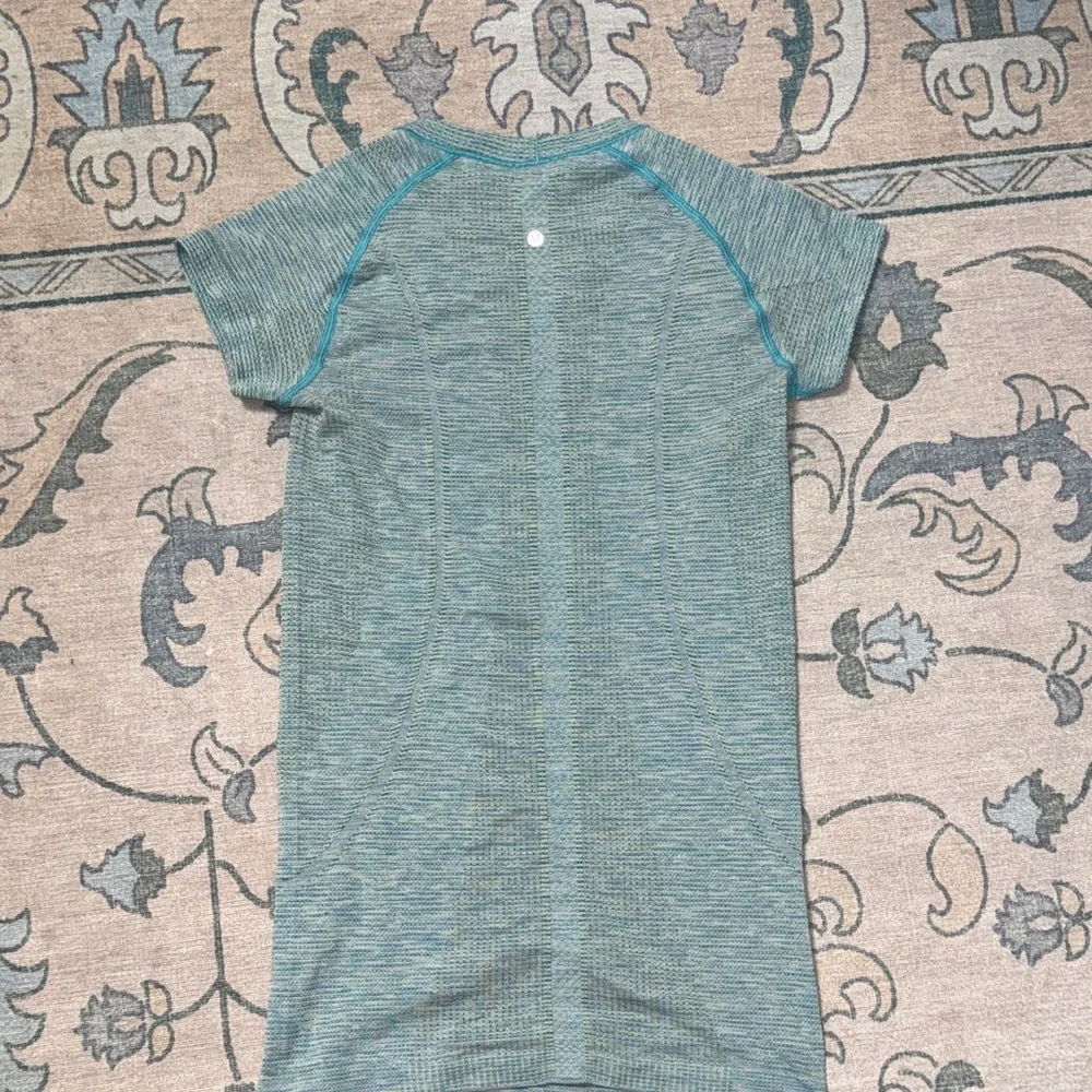 lululemon athletica Blue Short Sleeve Tee